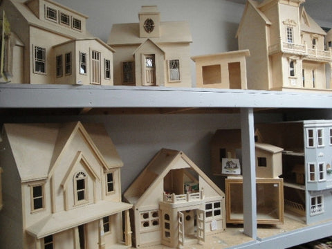 Lynlott Miniatures Store Picture C