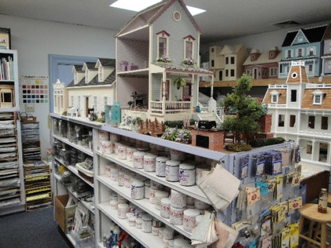 Lynlott Miniatures Store Picture F