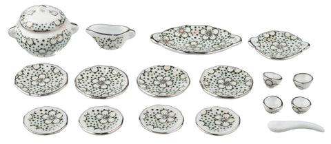 Bloom Daisie Table Setting.
