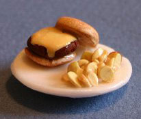 Cheeseburger Plate with Chips