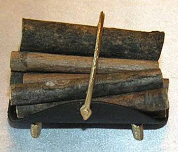 Log Holder with Gold Handle