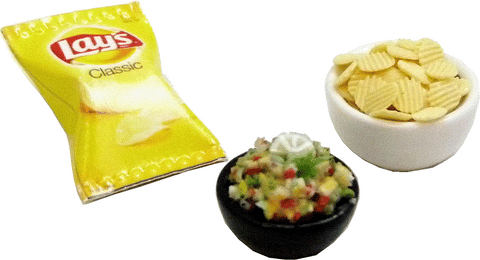 Lays Potato Chips and Guacamole Dip