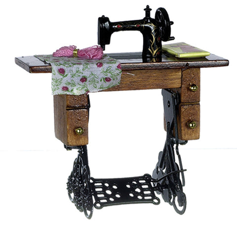 Sewing Machine, Portable Old Fashioned – Dollhouse Junction