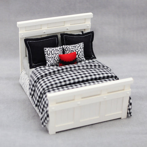 Farm Style Bed, Black Plaid