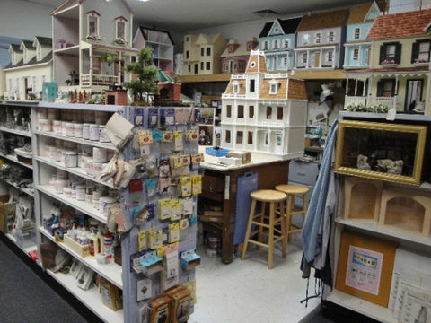 Lynlott Miniatures Store Picture H
